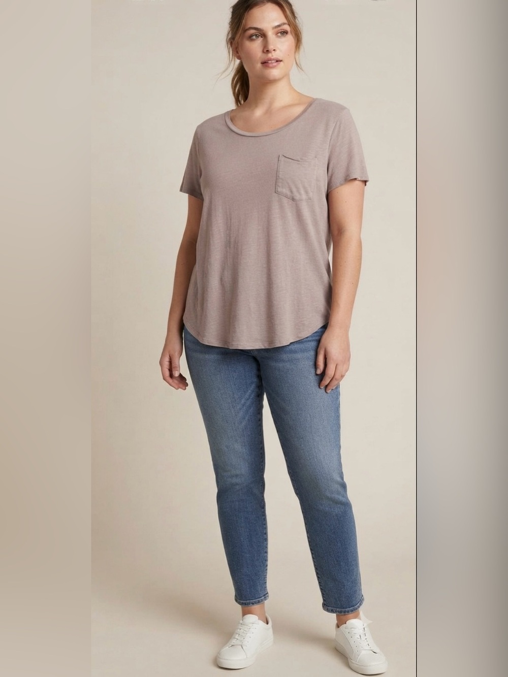 The Classic Scoop Neck Pocket Tee Shirt (L)